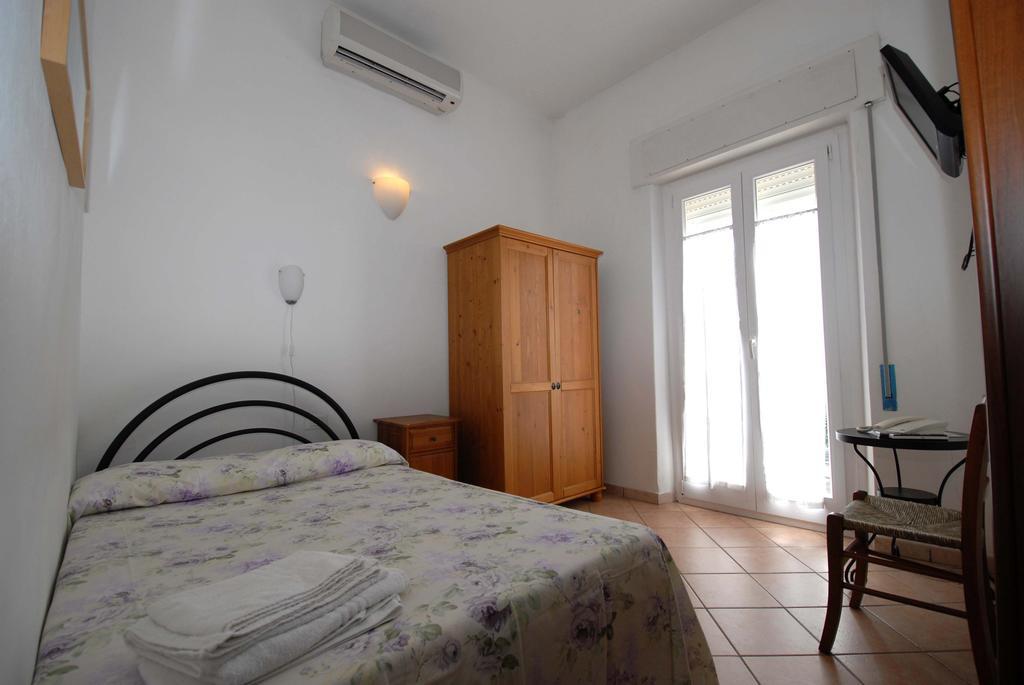 וירג'יו Hotel Luana מראה חיצוני תמונה