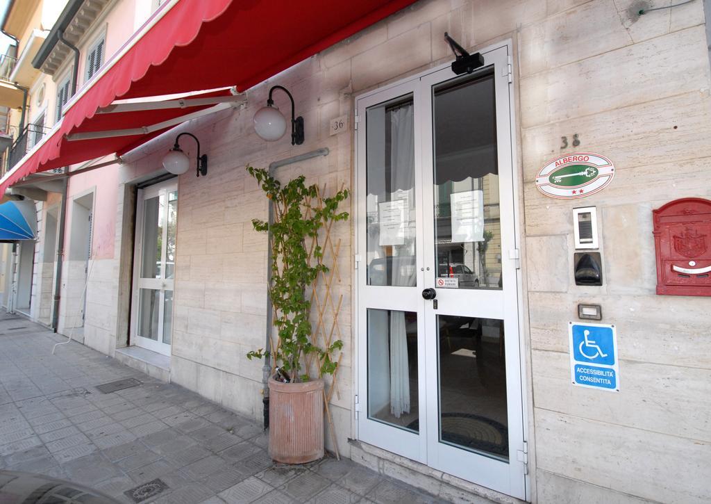 וירג'יו Hotel Luana מראה חיצוני תמונה